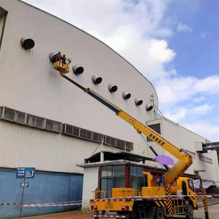 东海县高空作业车出租服务：专业广告牌安装解决方案