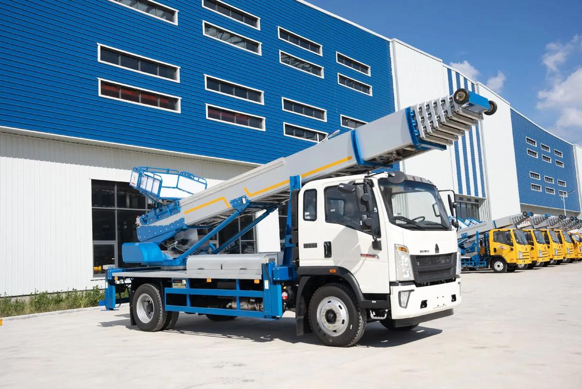 东海县出租云梯车高空作业车 建筑垃圾搬运