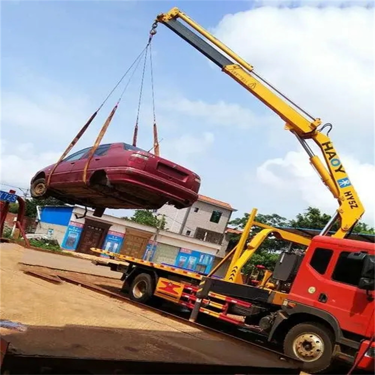 东海县吊车吊汽车的正确方法